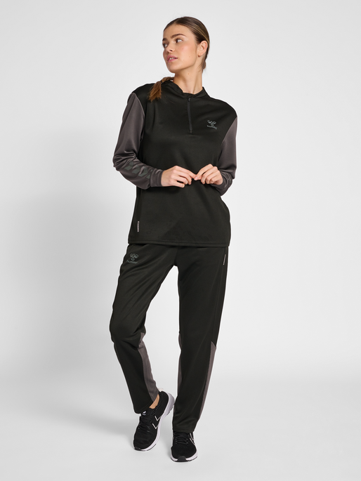 hmlONGRID 1/2 ZIP POLY SWEAT WO, JET BLACK, model