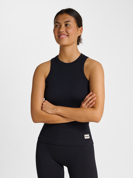 hmlPULSE SEAMLESS RIB W TANK TOP, BLACK, model