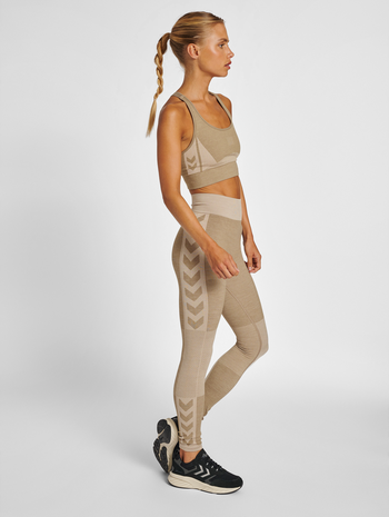 hmlCLEA SEAMLESS SPORTS TOP, CHATEAU GRAY, model