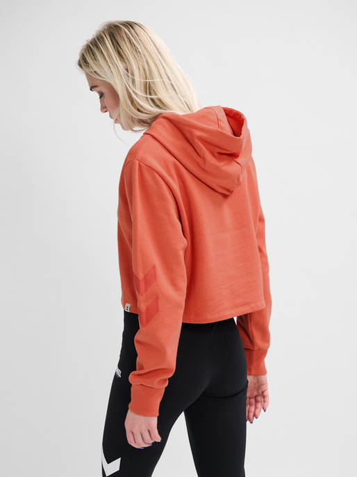 hmlLEGACY WOMAN CROPPED HOODIE, APRICOT BRANDY, model