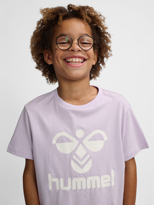 hmlTRES T-SHIRT S/S, ORCHID PETAL, model