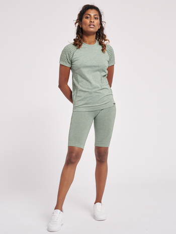 hmlCI SEAMLESS T-SHIRT, LILY PAD MELANGE, model