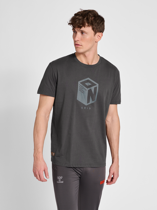 hmlPRO GRID COTTON T-SHIRT S/S, 2162, model