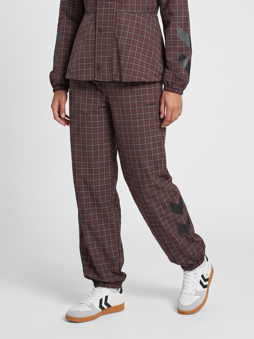 hmlI-D BALLOON CHECK TROUSERS, CHECKERS, model