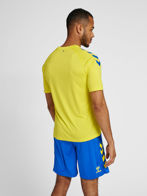 hmlCORE XK CORE POLY T-SHIRT S/S, BLAZING YELLOW/TRUE BLUE, model