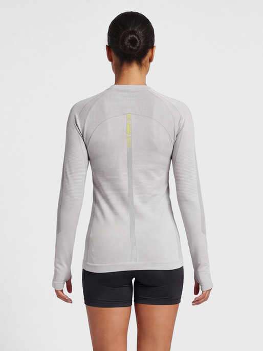 hmlGG12 TRAINING SEAMLESS L/S WOMAN, ALLOY MELANGE, model