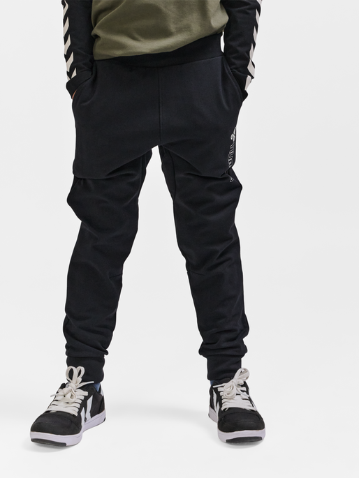 hmlATLAS ADJUSTABLE PANTS, BLACK, model
