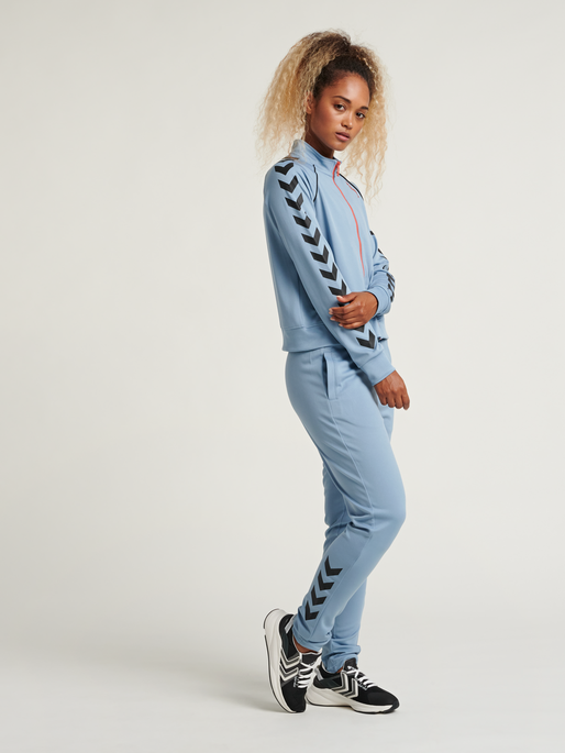 hmlZIBA TAPERED PANTS, 7986, model