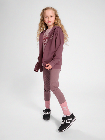 hmlTRECE ZIP HOODIE, ROSE BROWN, model