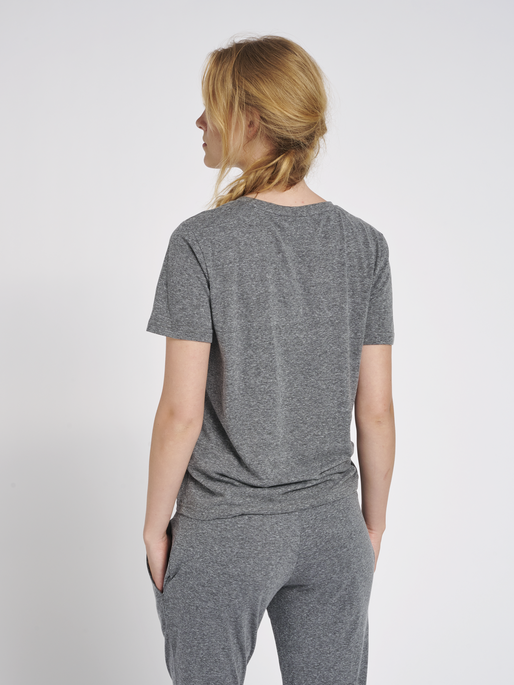 hmlZANDRA T-SHIRT, 2508, model