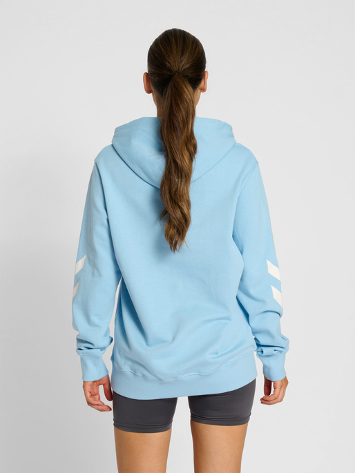 hmlLEGACY LOGO HOODIE, PLACID BLUE, model