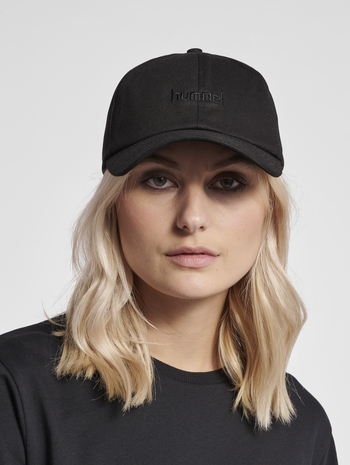 hmlLEO CAP, BLACK, model