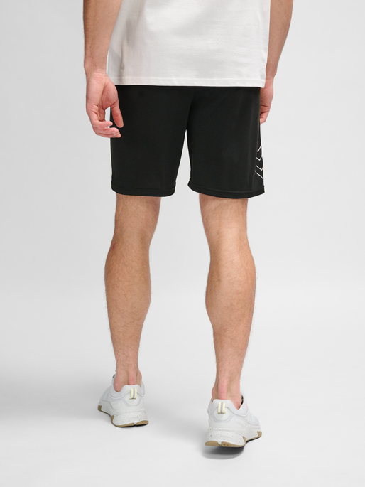 hmlTE FLEX MESH SHORTS, BLACK, model