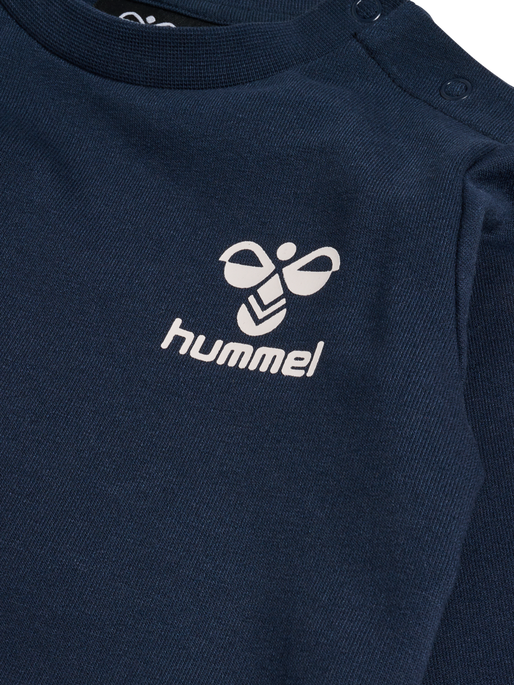 hmlTRIO CREWSUIT SET, PARISIAN NIGHT, packshot