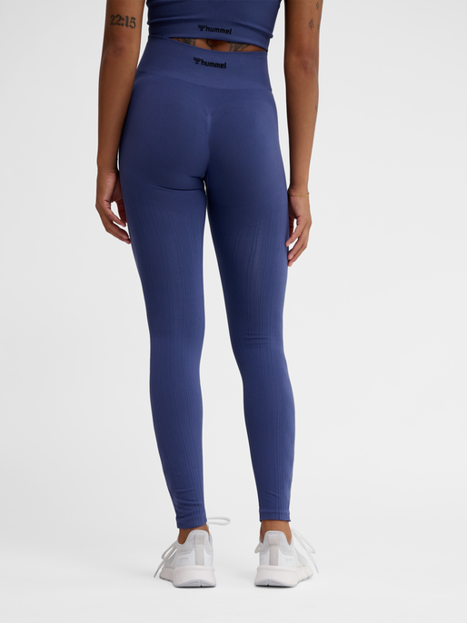 hmlMT DEFINE SEAML SCRUNCH TIGHTS, BLUE INDIGO, model