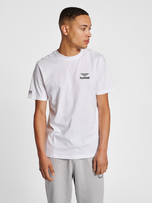 hmlLGC 365 T-SHIRT, WHITE, model