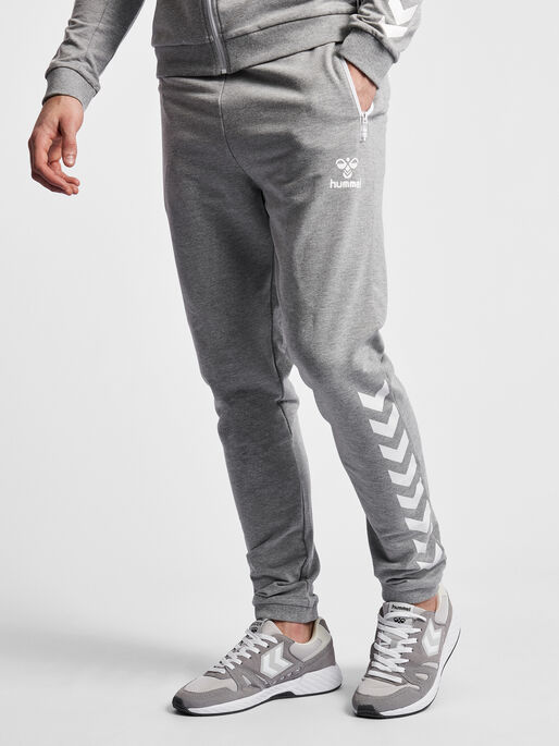 HMLRAY PANTS, GREY MELANGE, model
