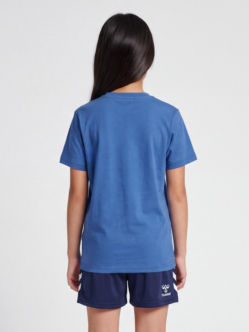 hmlPRINT T-SHIRT S/S, BRIGHT COBALT/BLACK IRIS, model
