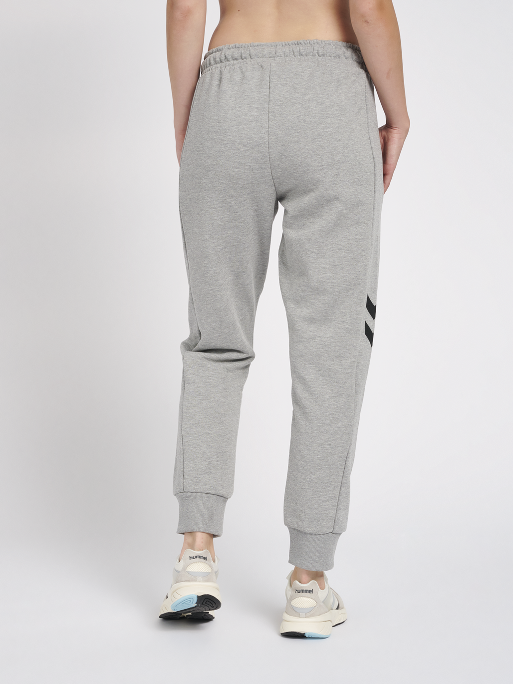 hmlLGC GRAHAM REGULAR PANTS, GREY MELANGE, model