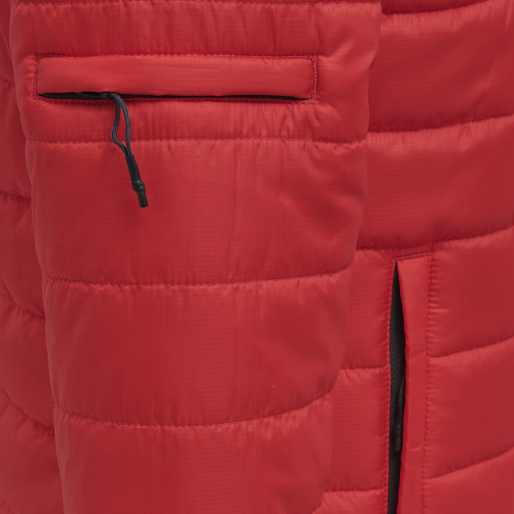 hmlNORTH QUILTED HOOD JACKET WOMAN, TRUE RED hmlNORTH QUILTED HOOD JACKET WOMAN, TRUE RED, packshot