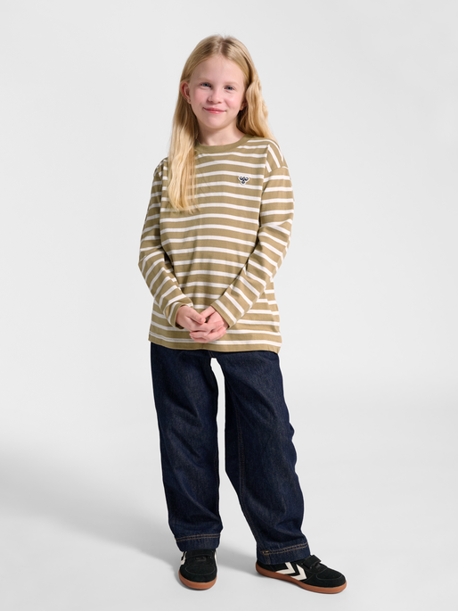 hmlJR LOOSE STRIPE T-SHIRT L/S BEE, CORNSTALK, model