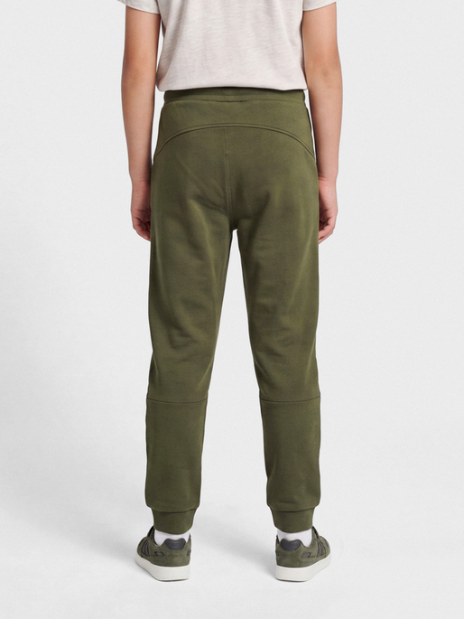 hmlFAST PANTS, KALAMATA, model