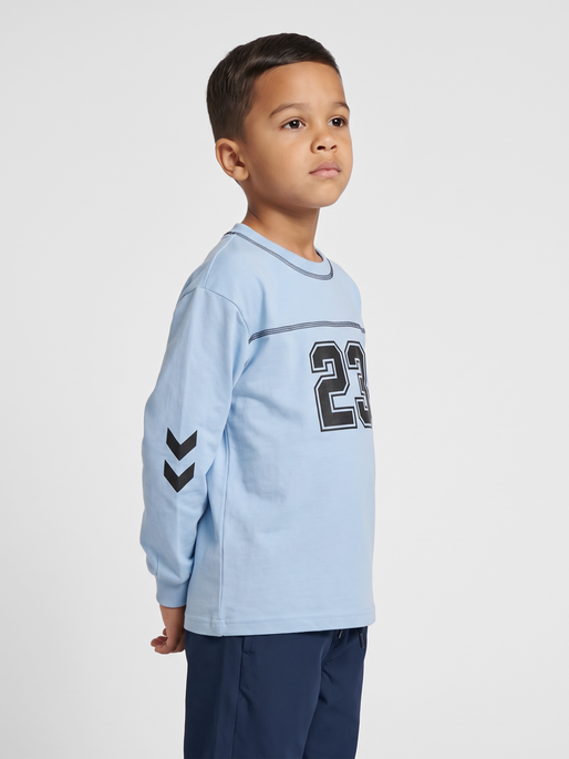hmlTIMMI BOXY T-SHIRT L/S, CASHMERE BLUE, model