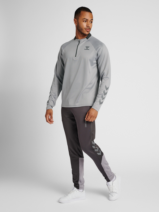 hmlGG12 ACTION HALF ZIP SWEAT, ALLOY, model