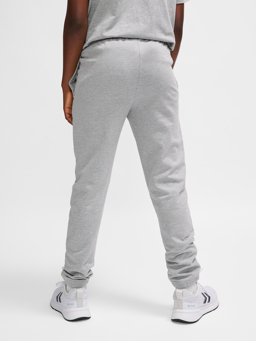 hmlGO 2.0 SWEATPANTS KIDS, GREY MELANGE, model