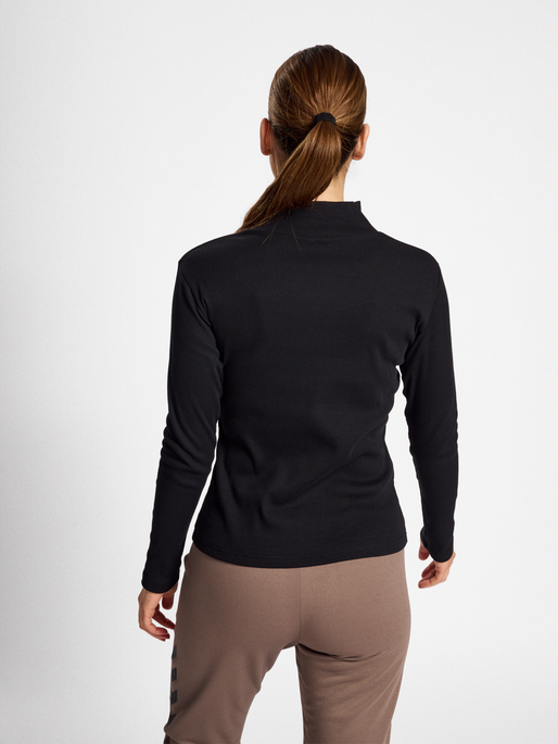 hmlLGC GISA TURTLENECK, BLACK, model