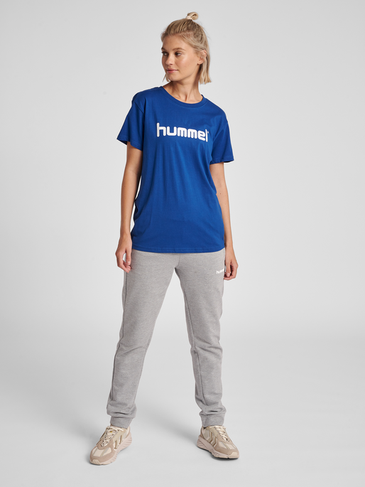 HUMMEL GO COTTON LOGO T-SHIRT WOMAN S/S, TRUE BLUE, model