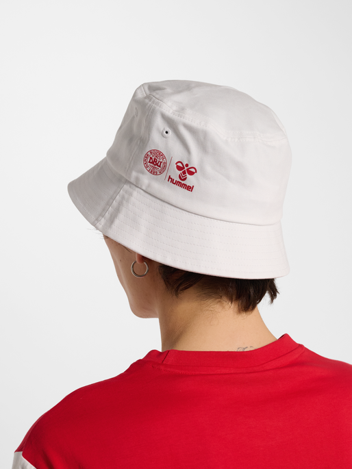 DBU 26 FAN DYNAMITE BUCKET HAT, WHITE, model