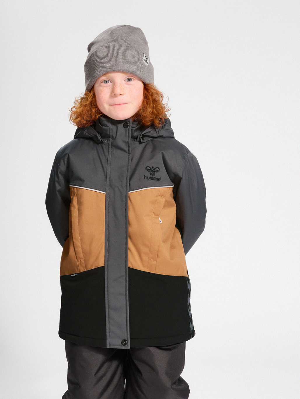 hmlCONRAD TEX JACKET, ASPHALT, model
