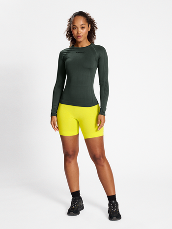 hmlMT SHAPING SEAMLESS T-SHIRT L/S, CLIMBING IVY, model