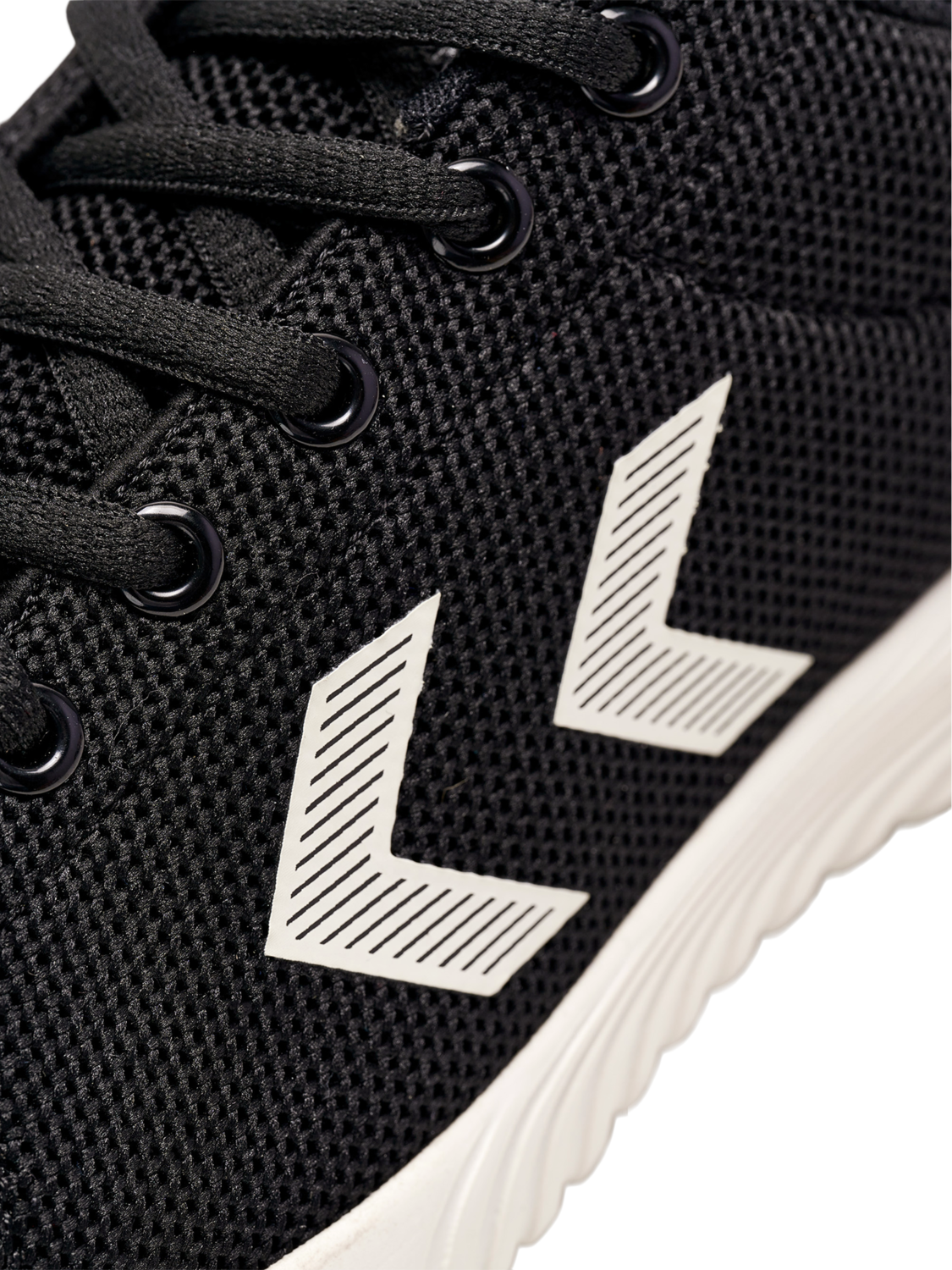 BREAKER BREAKER LACE JR, 2001, packshot