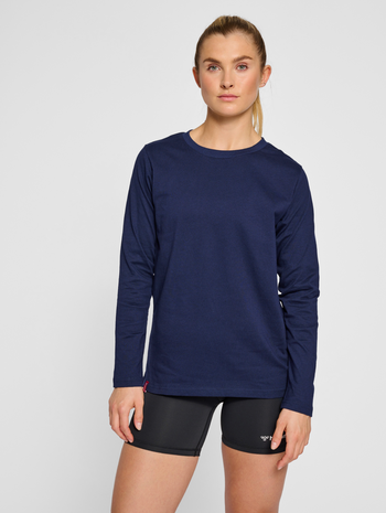 hmlRED HEAVY T-SHIRT L/S WOMAN, MARINE, model