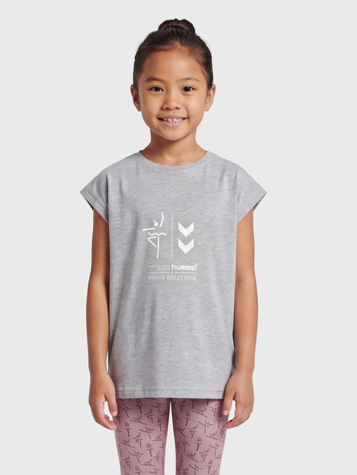 hmlPRIMA BEE T-SHIRT S/S, GREY MELANGE, model