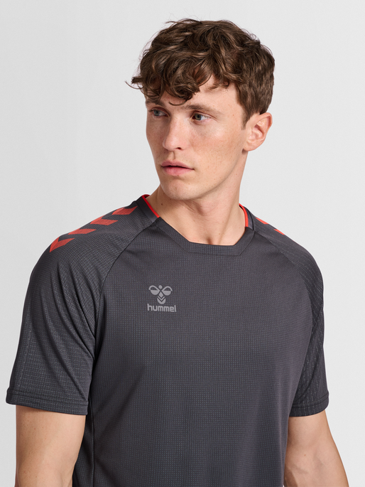 hmlPRO GRID TRAINING JERSEY S/S, 2166, model