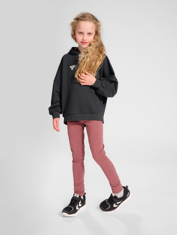hmlOCTOVA HOODIE, ASPHALT, model