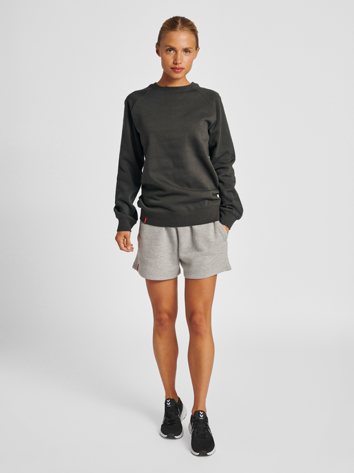 hmlRED CLASSIC SWEATSHIRT WOMAN, RAVEN, model