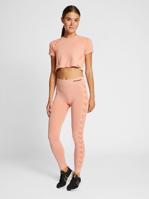 hmlCI SEAMLESS CROPPED T-SHIRT, CANYON SUNSET MELANGE, model