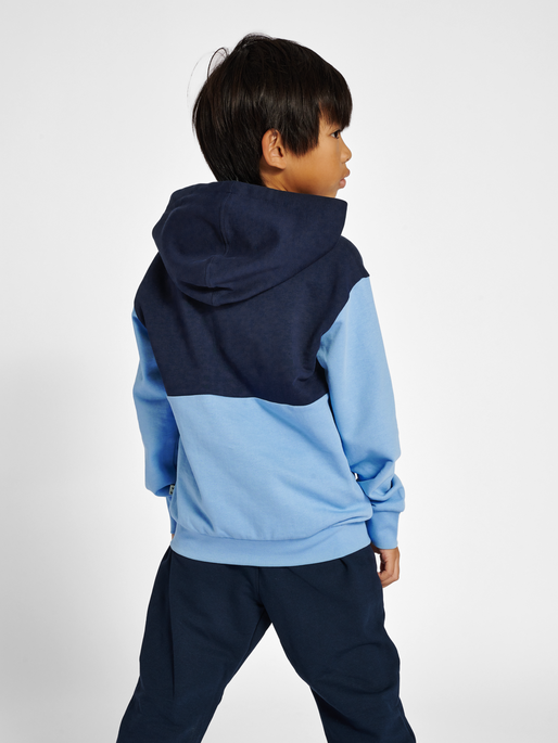 hmlMORTEN HOODIE, 7932, model