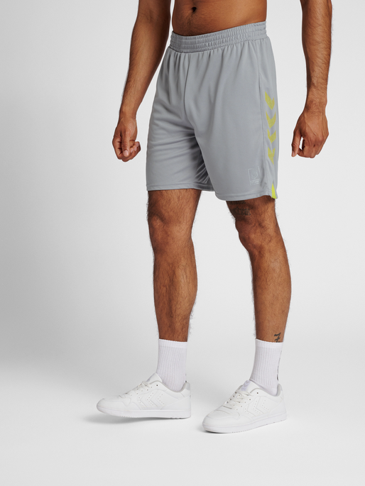 hmlGG12 ACTION SHORTS, ALLOY, model