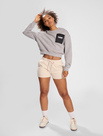 hmlLGC DACIA SWEATSHIRT, GREY MELANGE, model