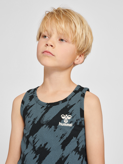 hmlNOLAN TANK TOP 2-PACK, DARK OLIVE, model