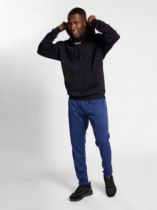 hmlACTIVE WINTER CREW SWEAT, BLACK, model