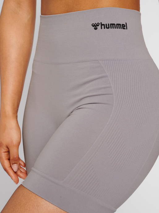 hummel TIF SEAMLESS SHORTS - SULPHUR SPRING