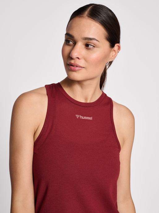 hmlMT VANJA TOP, CABERNET, model