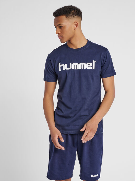 HMLGO COTTON LOGO T-SHIRT S/S, MARINE, model