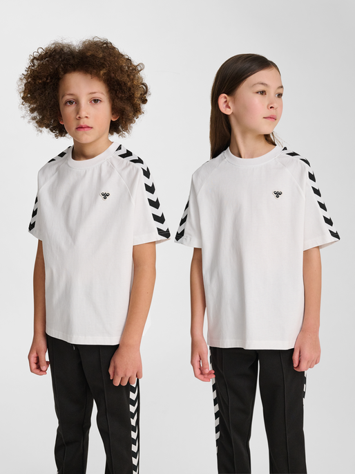 hmlJR ARCHIVE LOOSE T-SHIRT S/S, BLANC DE BLANC, model